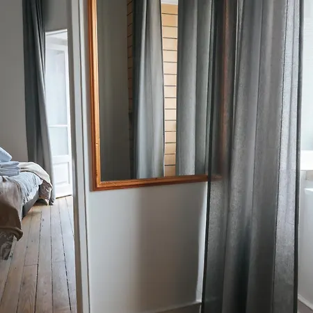 Séjour chez l'habitant Aquilla Family 302 *